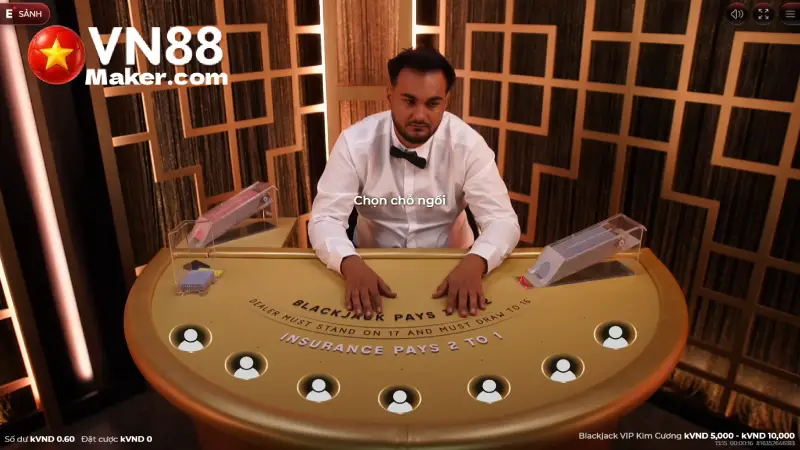 Một ván Blackjack diễn ra: chia bài, rút hoặc dằn, rồi so điểm với dealer